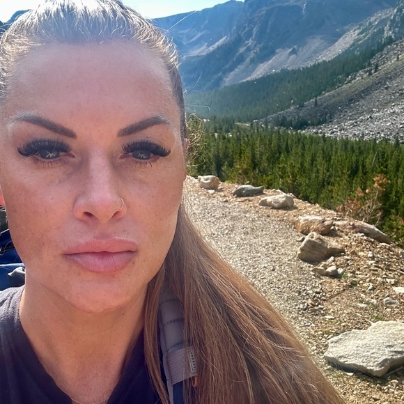 Meet your Posher, Brynde - Picture 4 of 6